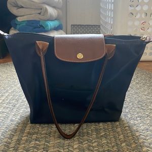 Navy Longchamp Medium Le Pilage Tote